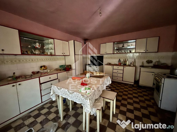 Casa cu 5 camere, 777 mp teren la MOLDOVA VECHE, ideal ca... 