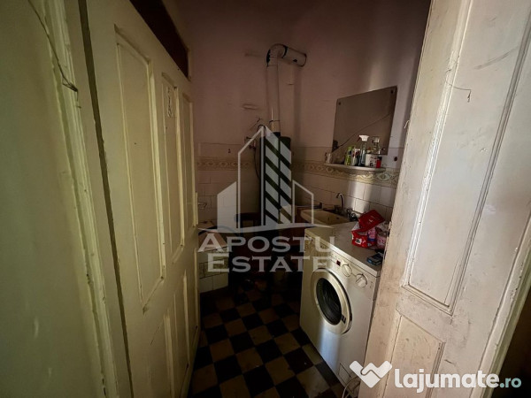 Casa cu 5 camere, 777 mp teren la MOLDOVA VECHE, ideal ca... 