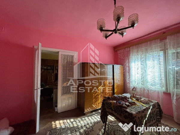 Casa cu 5 camere, 777 mp teren la MOLDOVA VECHE, ideal ca... 