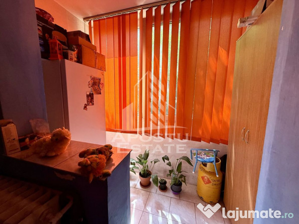 Apartament cu 2 camere, la parter cu balcon, zona Sagului 