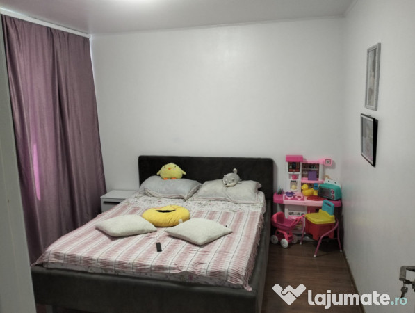 Vand apartament cu 2 camere decomandat in Deva, zona Dorobanti, et 1 