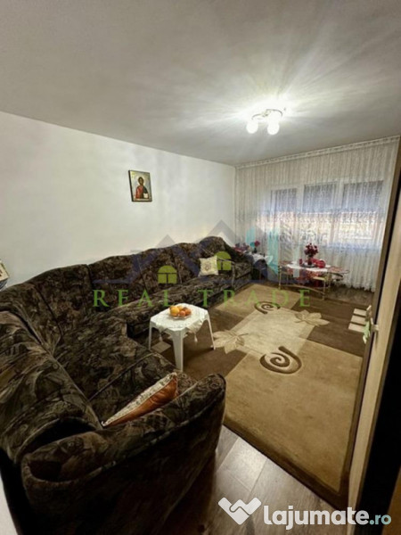 Apartament 3 camere decomandat zona Noua 