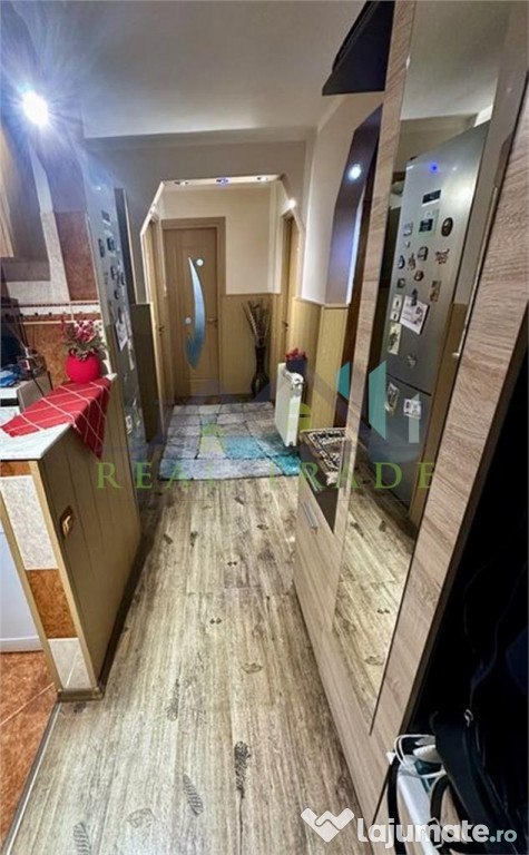 Apartament 3 camere decomandat zona Noua 