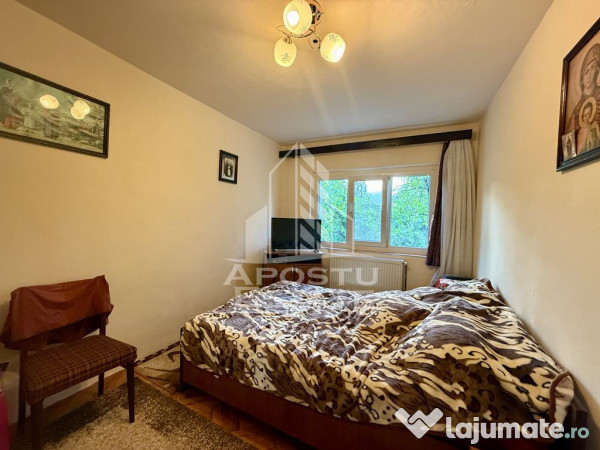 Apartament 3 camere, 2 bai, etaj intermediar, Complexul S... 