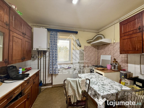 Apartament 3 camere, 2 bai, etaj intermediar, Complexul S... 