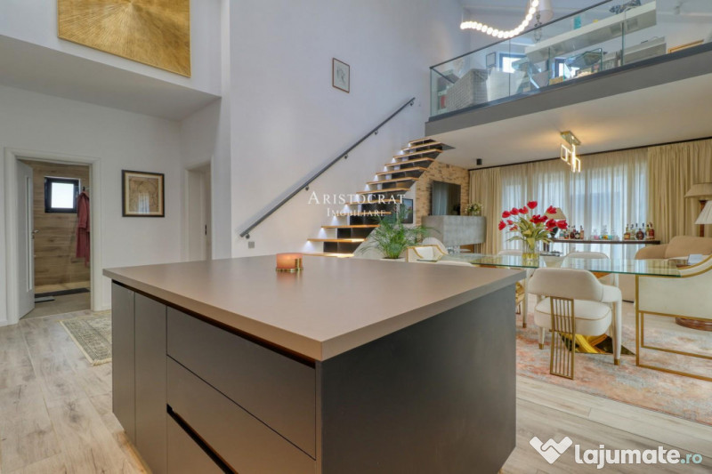 Casa cu palmieri din Corbeanca