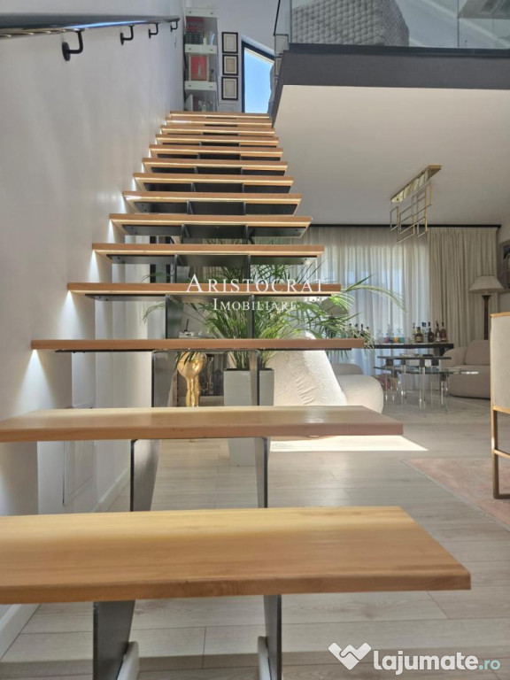 Casa cu palmieri din Corbeanca