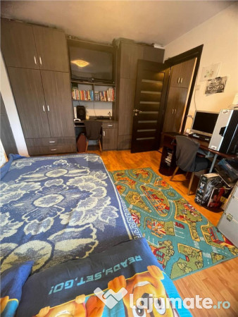 RECO Apartament de 3 camere la pret de 2 camere zona Rogeri 