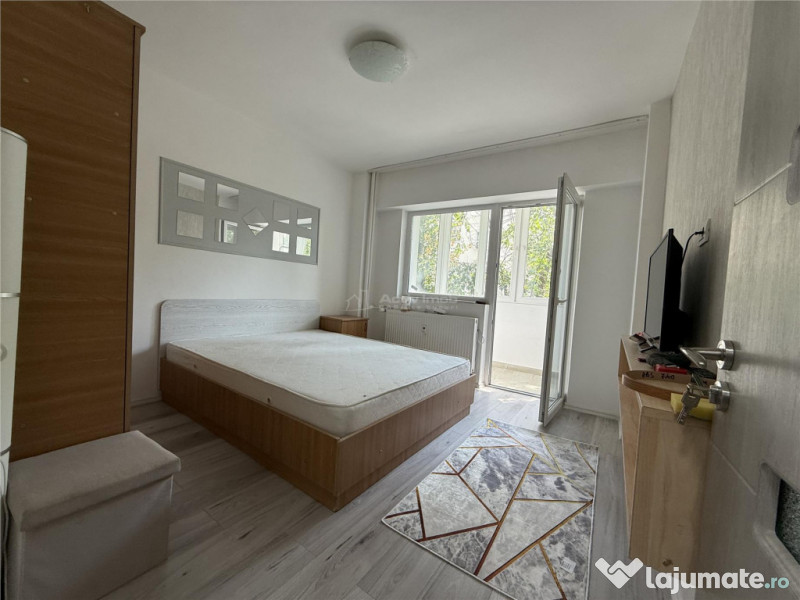 Basarabia-Chisinau-Strada Herta,3 camere decomandat