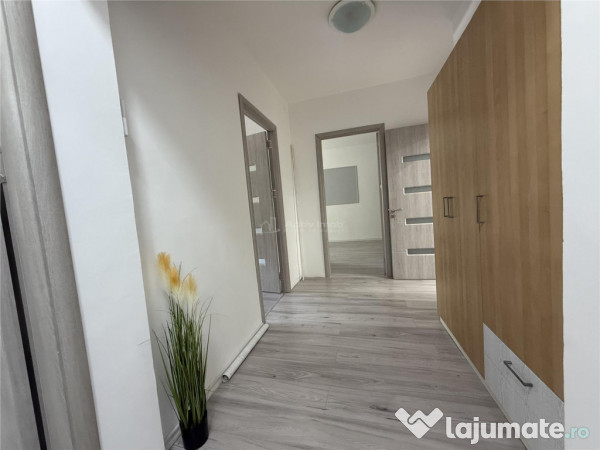 Basarabia-Chisinau-Strada Herta,3 camere decomandat