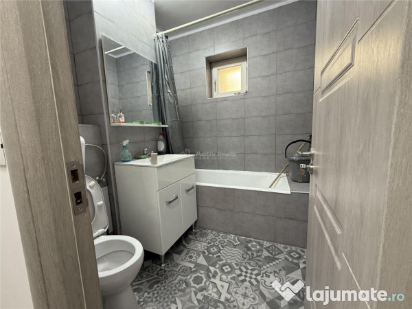 Basarabia-Chisinau-Strada Herta,3 camere decomandat