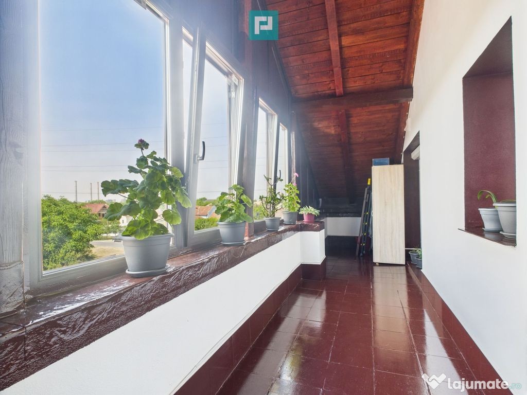 Apartament deosebit cu 3 camere , zona Fratelia 