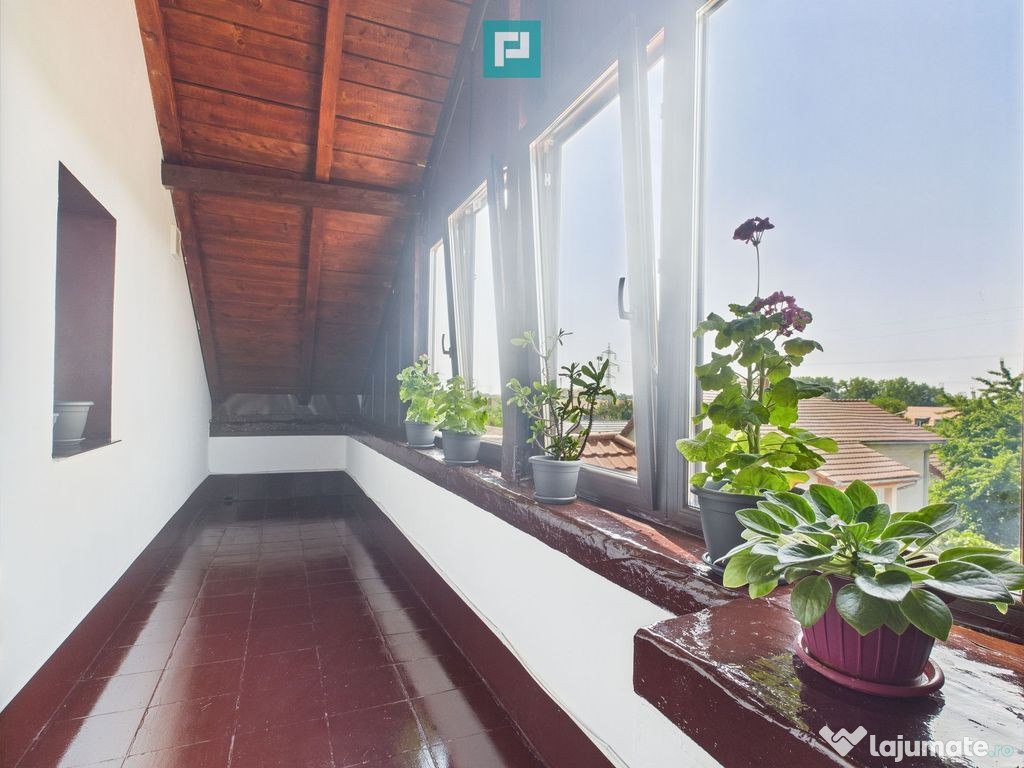 Apartament deosebit cu 3 camere , zona Fratelia 