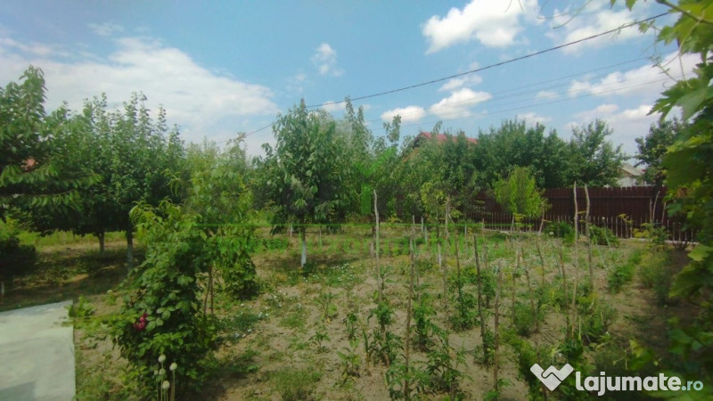 Casă solidă la șosea – Voinesti, Iași | 3 camere | 684 mp teren | gaz, 
