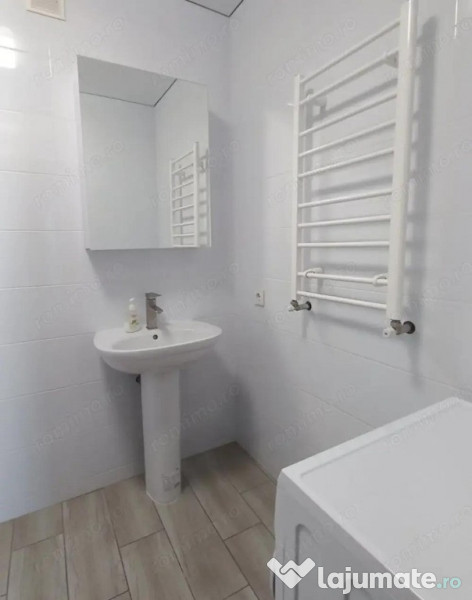 Garsoniera in zona Izvor