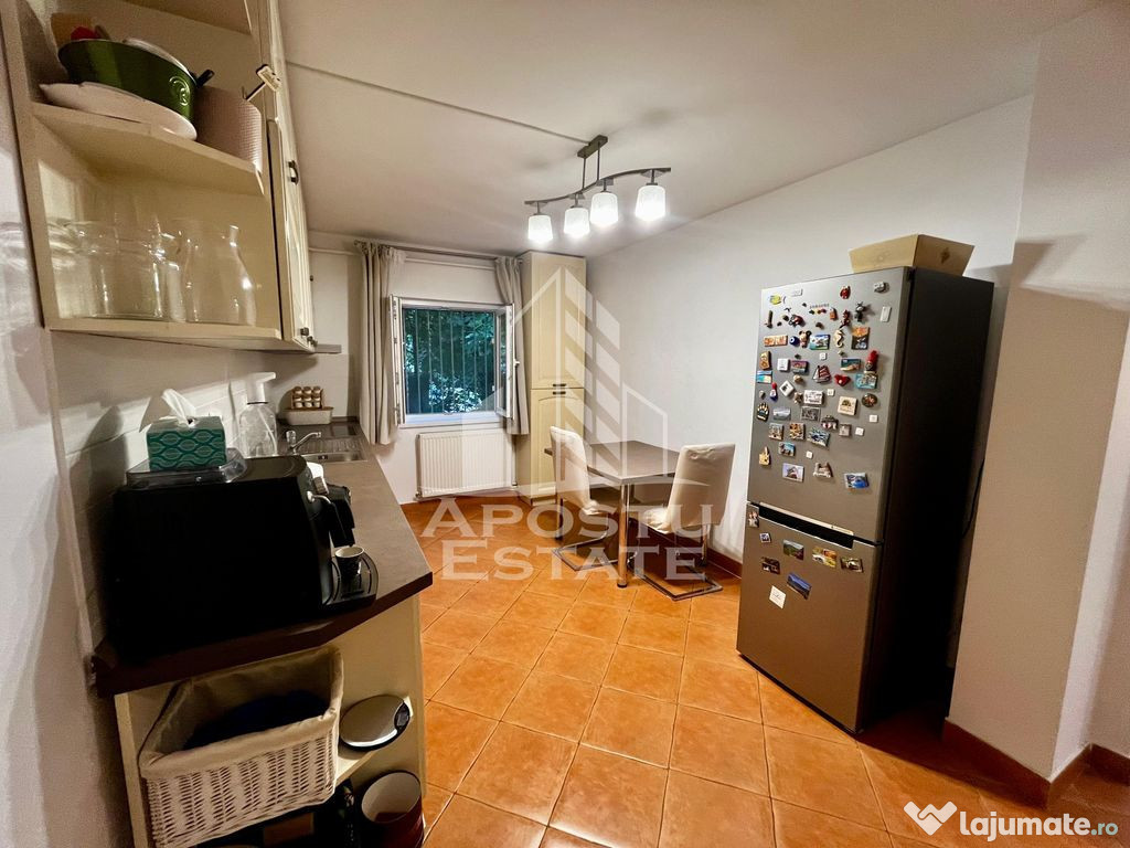 Apartament 3 camere, parter, zona Lipovei 