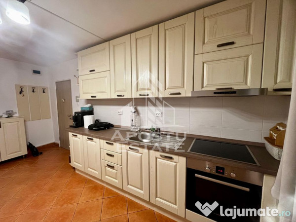 Apartament 3 camere, parter, zona Lipovei 