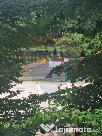 Apartament cu 3 camere de vânzare/Brancoveanu/ 