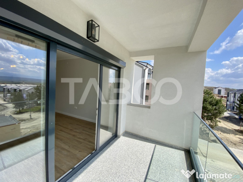 Apartament spatios cu 3 camere 2 bai si terasa de 15 mp - CO