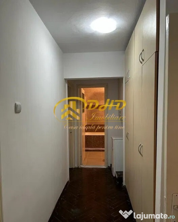 Apartamente cu 3 camere situat în Piața Unirii