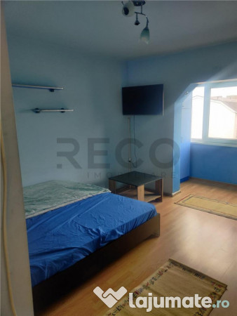 RECO. Apartament cu 3 camere decomandat . Zona Decebal 