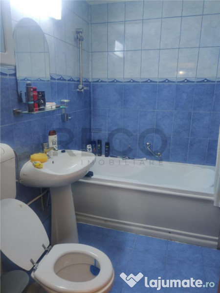 RECO. Apartament cu 3 camere decomandat . Zona Decebal 