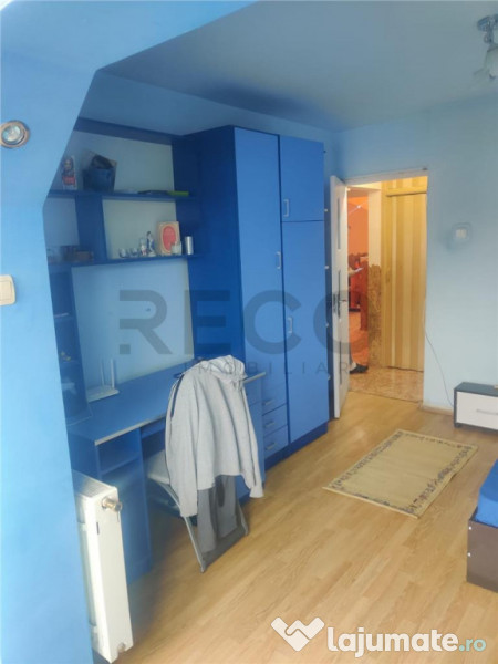 RECO. Apartament cu 3 camere decomandat . Zona Decebal 