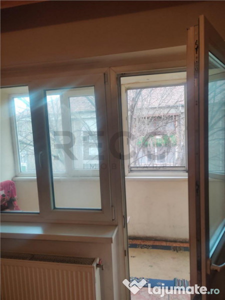 RECO. Apartament cu 3 camere decomandat . Zona Decebal 