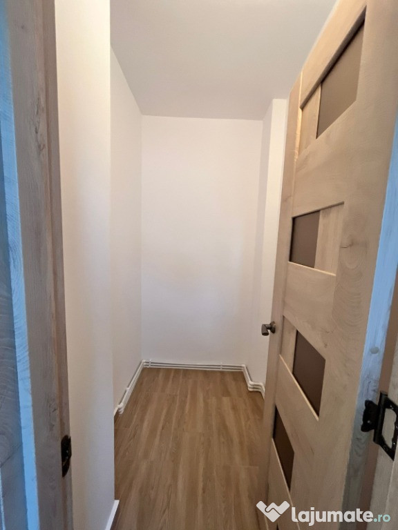 Apartament 2 cam dec, Păcurari Alpha Bank, 500 euro neg 