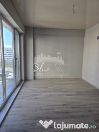 Apartament modern cu balcon generos și acces la piscină 