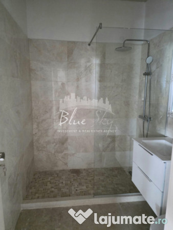 Apartament modern cu balcon generos și acces la piscină 