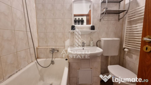 Apartament cu 3 camere, centrala proprie, zona Dacia 