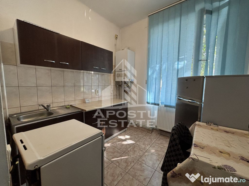 Apartament cu o camera in zona Medicina, centrala proprie 