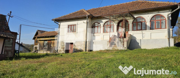 De vânzare – Casă în Curtea de Argeș, cartier Șipot 