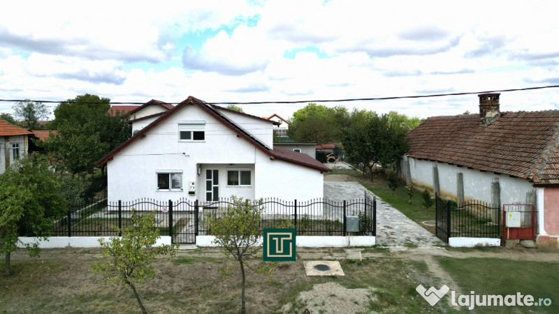 Casă nouă modernĂ, la cheie, cu 5 camere, cu fotovoltaICE, în Vinga 