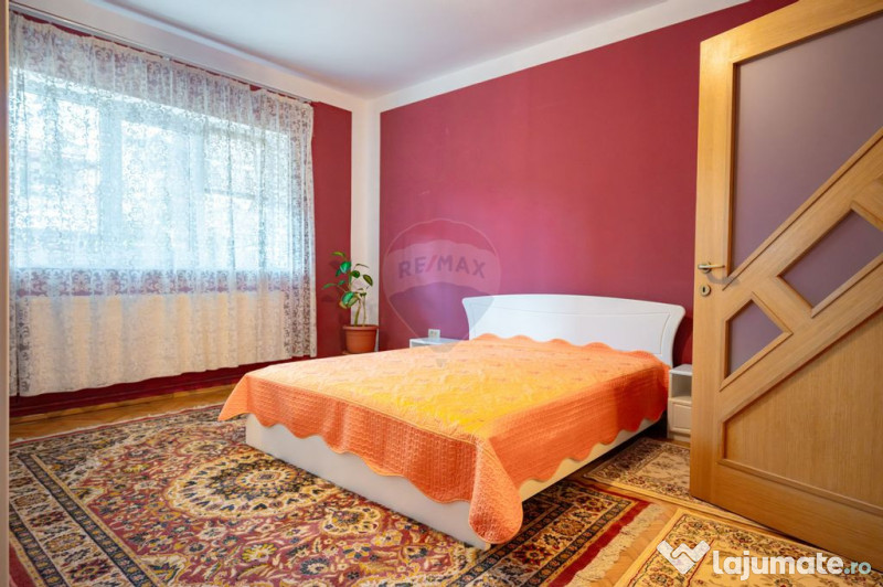 De inchiriat apartament 3 camere la casă, zona Florilor ...