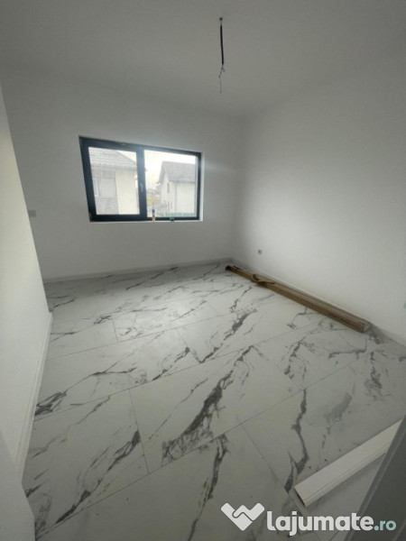 Apartament 2 camere + curte cadastrata 60 mp, finisaje la alegere 