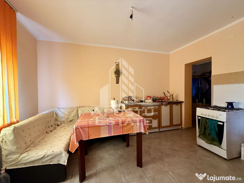 Casa individuala, teren 716mp, acces auto, zona Ghirodei ...