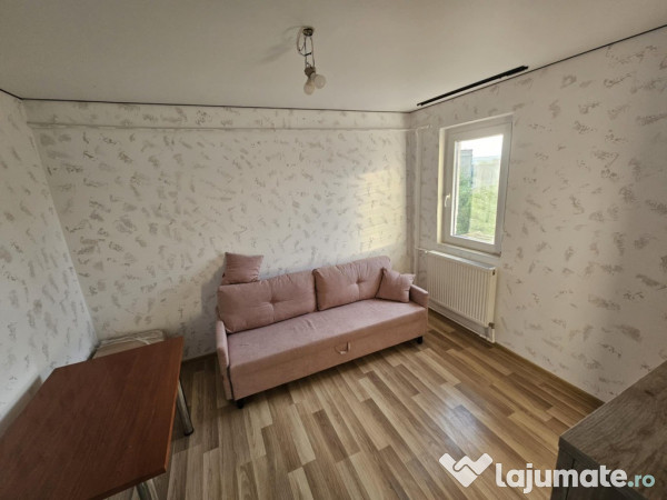 Cameră de cămin cu baie proprie,Bularga,cu chirias(250euro) 