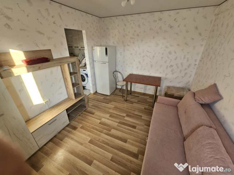 Cameră de cămin cu baie proprie,Bularga,cu chirias(250euro) 