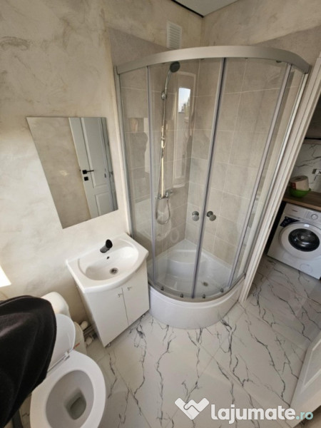 Cameră de cămin cu baie proprie,Bularga,cu chirias(250euro) 