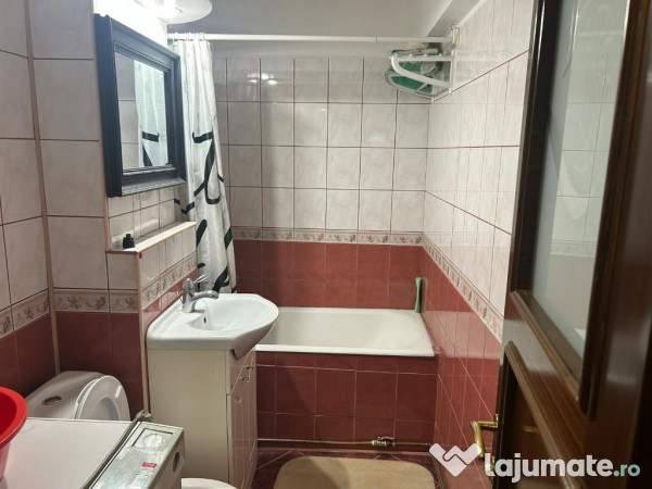 3 camere decomandat zona Gara Mare Bacinschi,et intermediar,lift,CT