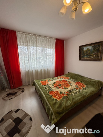 Vand apartament cu 2 camere