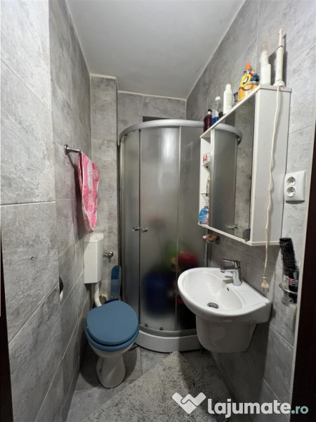 Apartament cu 4 camere 2 bai si balcon etaj 1 zona Rahovei d