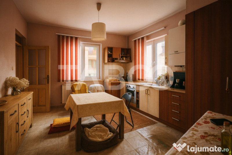 Apartament 5 camere + teren Bulevardul Mihai Viteazul -Hidro