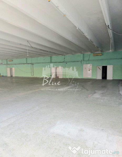 Spațiu Generos cu Terasă Circulabilă în Centru