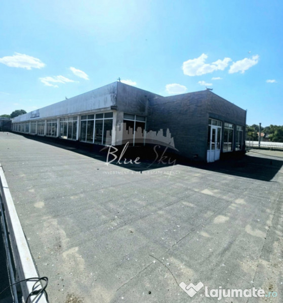 Spațiu Generos cu Terasă Circulabilă în Centru