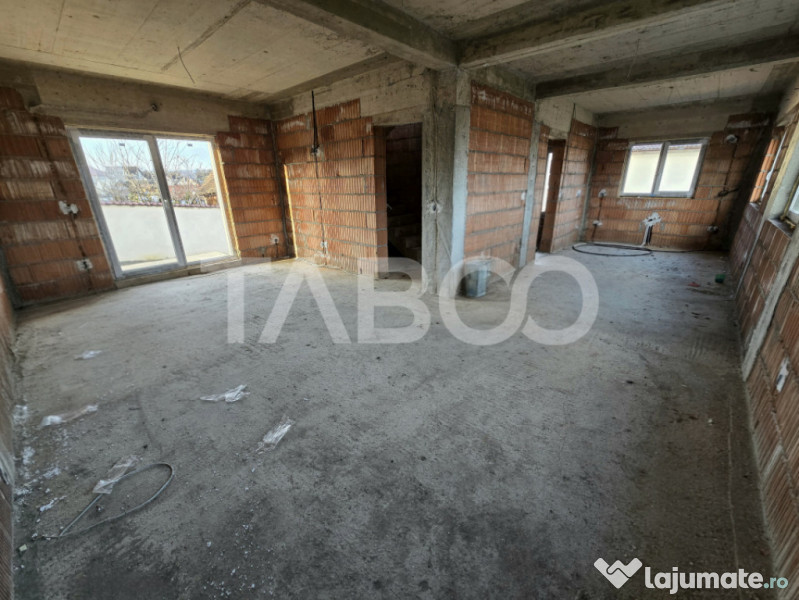 Casa tip duplex de vanzare 120 utili teren 300 mp Sura Mica