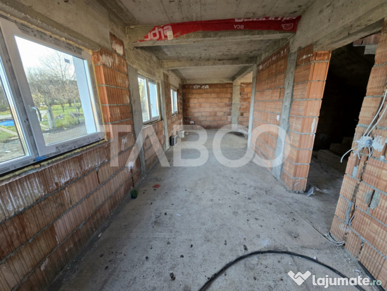 Casa tip duplex de vanzare 120 utili teren 300 mp Sura Mica
