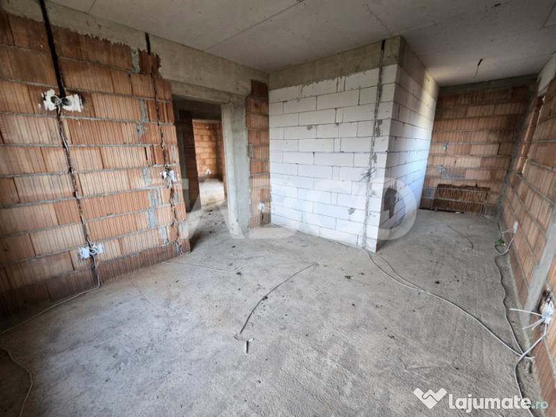 Casa tip duplex de vanzare 120 utili teren 300 mp Sura Mica